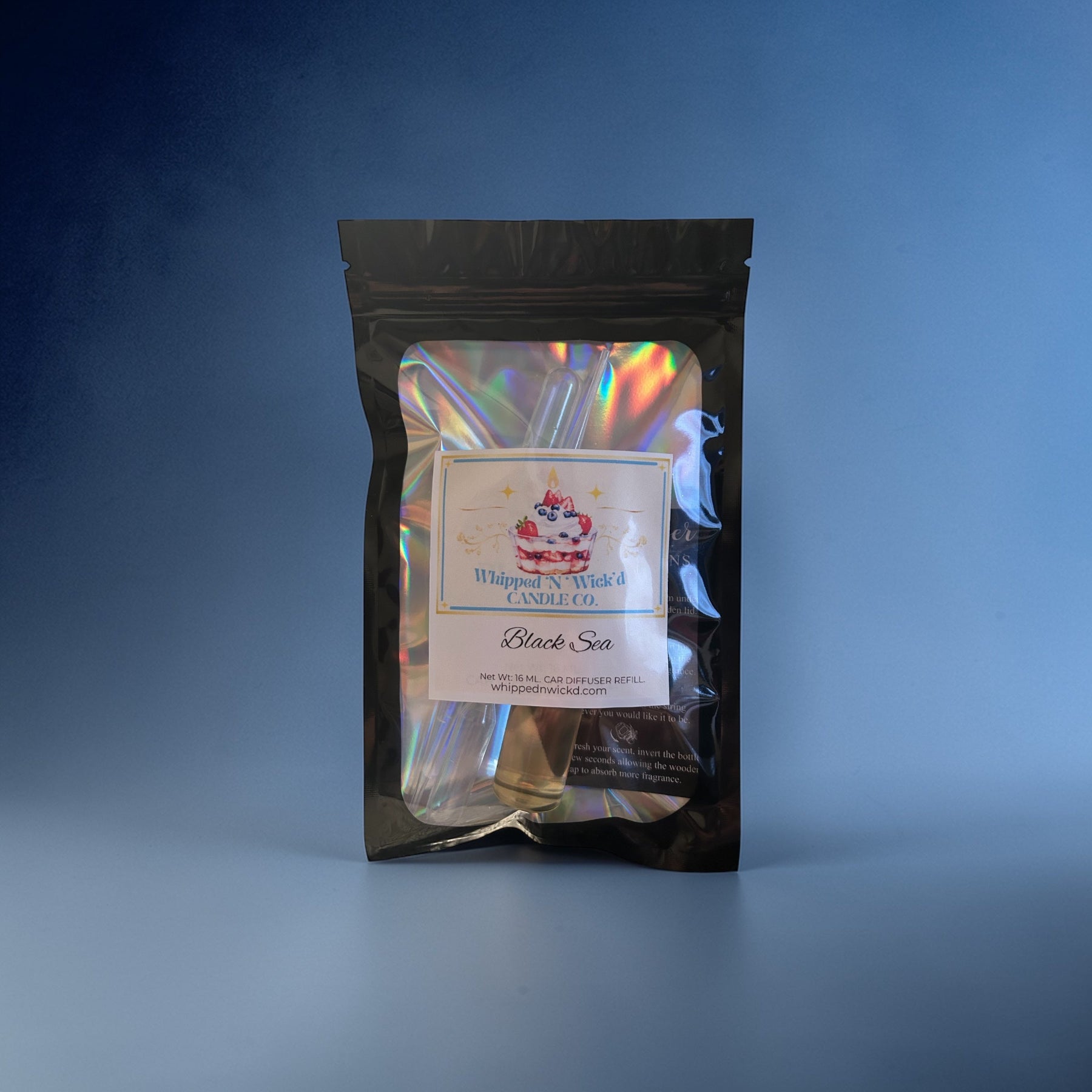 Succulent plum intertwines with sweet florals and salty oceanic ozone for a bold, rich accord. Notes of vanilla and amber linger in the background to complete this unique fragrance.&nbsp;



Top notes:&nbsp;Plum, Sea Salt, Ozone

Middle notes:&nbsp;Floral, Cardamom

Base notes:&nbsp;Vanilla, Amber