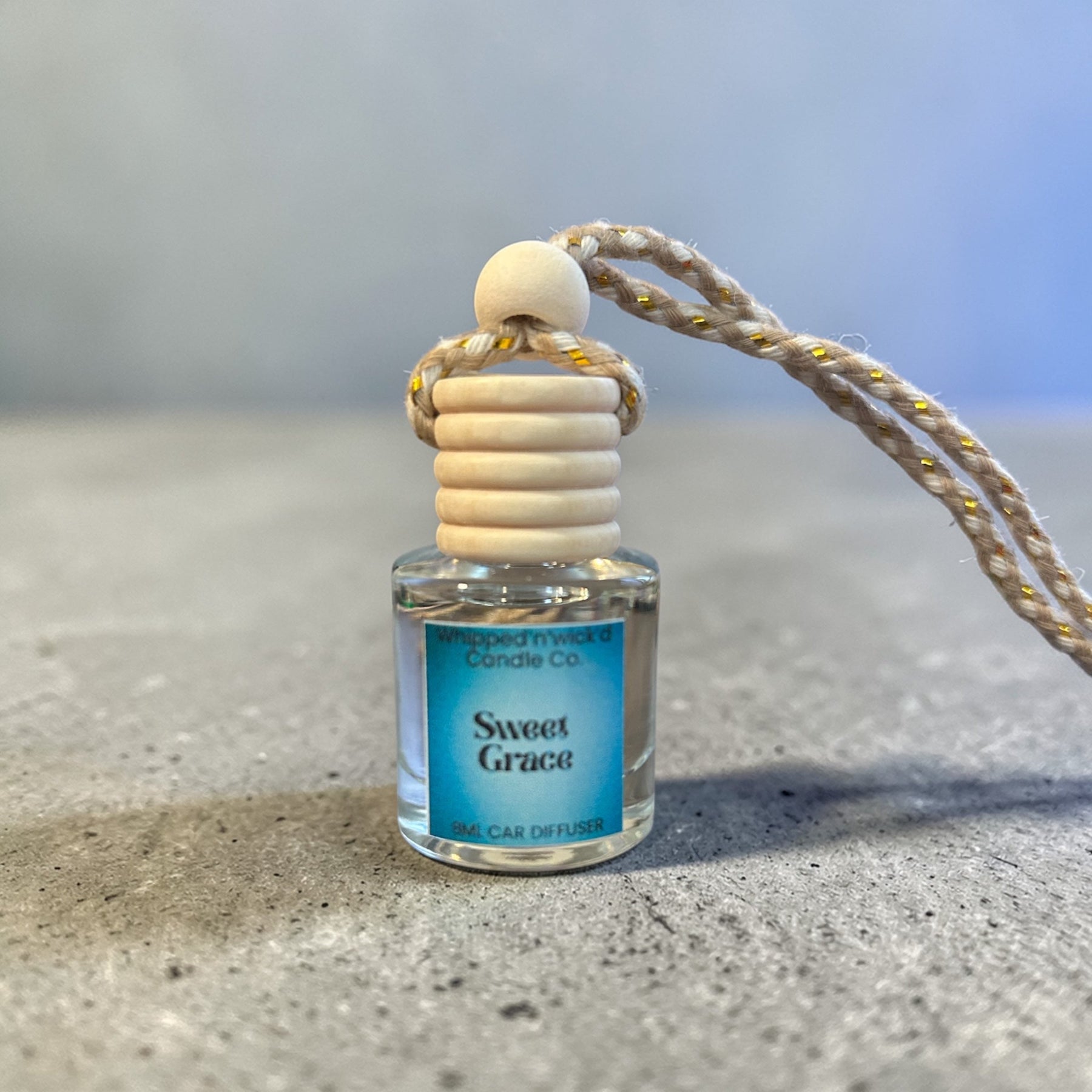 pashion fruit, white tea, patchouli, musk